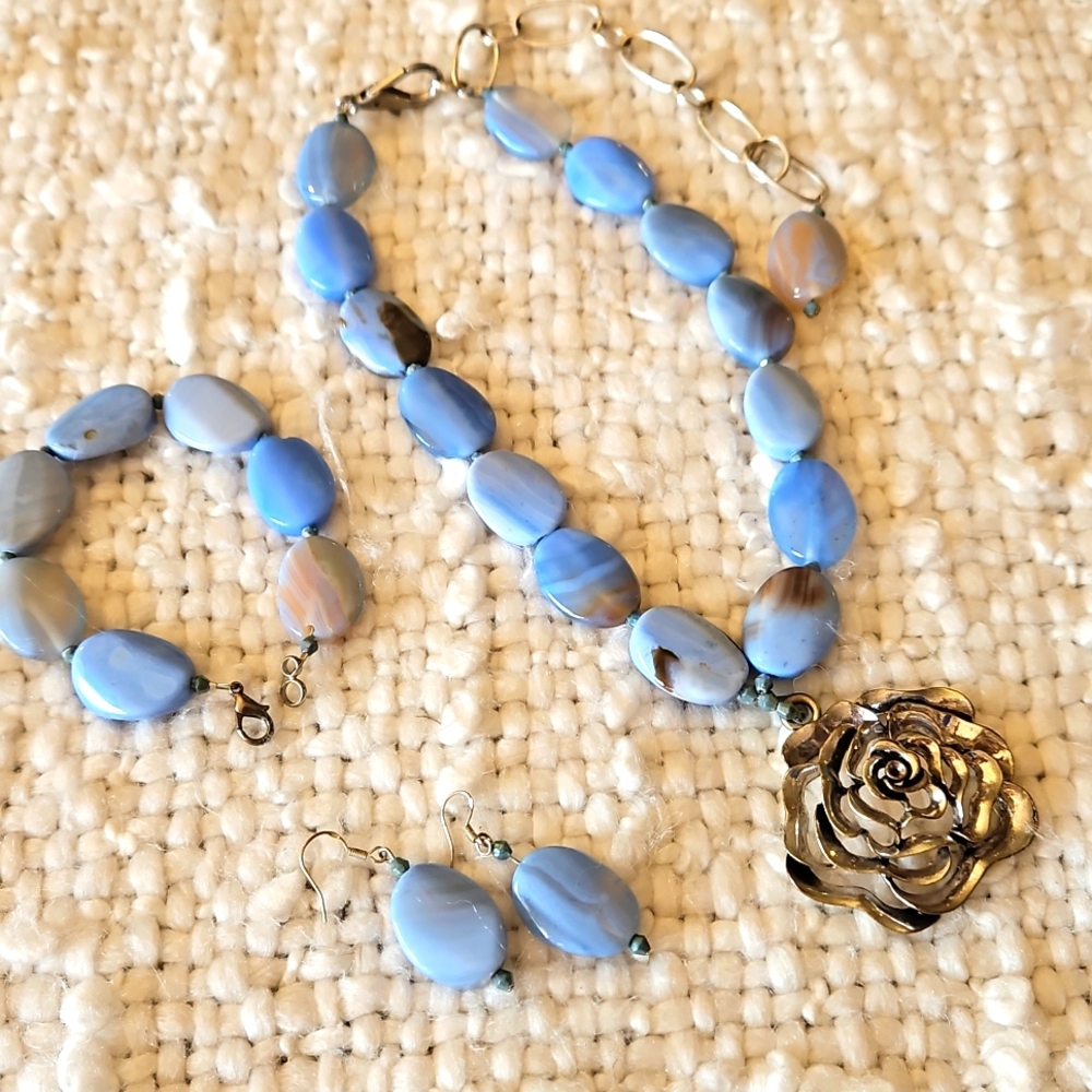 Blue Agate Oval Bead Necklace with Rose Pendant, Bracelet & Earrings